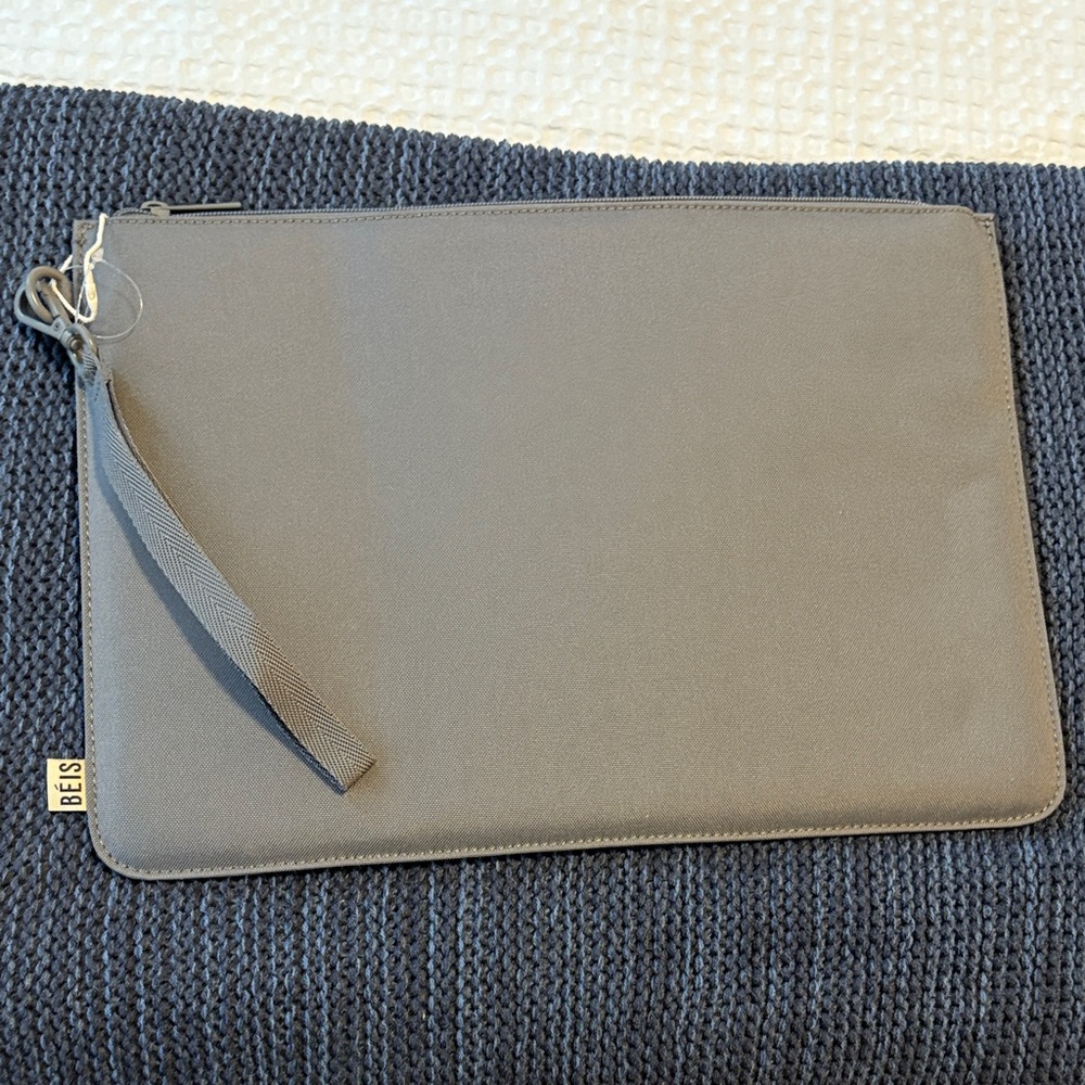 BEIS Charcoal Laptop Sleeve